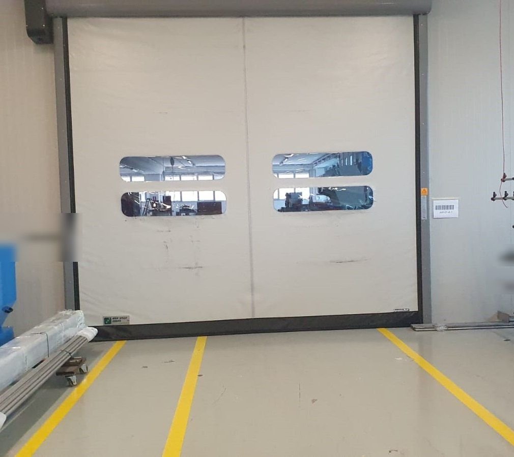 Porta rapida interna con oblò per reparto produttivo a Torino